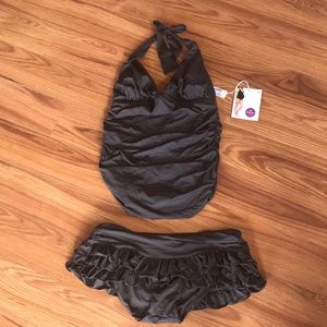 NWT Ingrid and Isabel maternity tankini